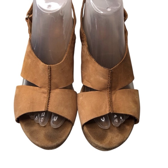 Clarks Artisan 9M Tan Cork Wedge Sandals Fabric 3.5 Inch Heel - Picture 2 of 7